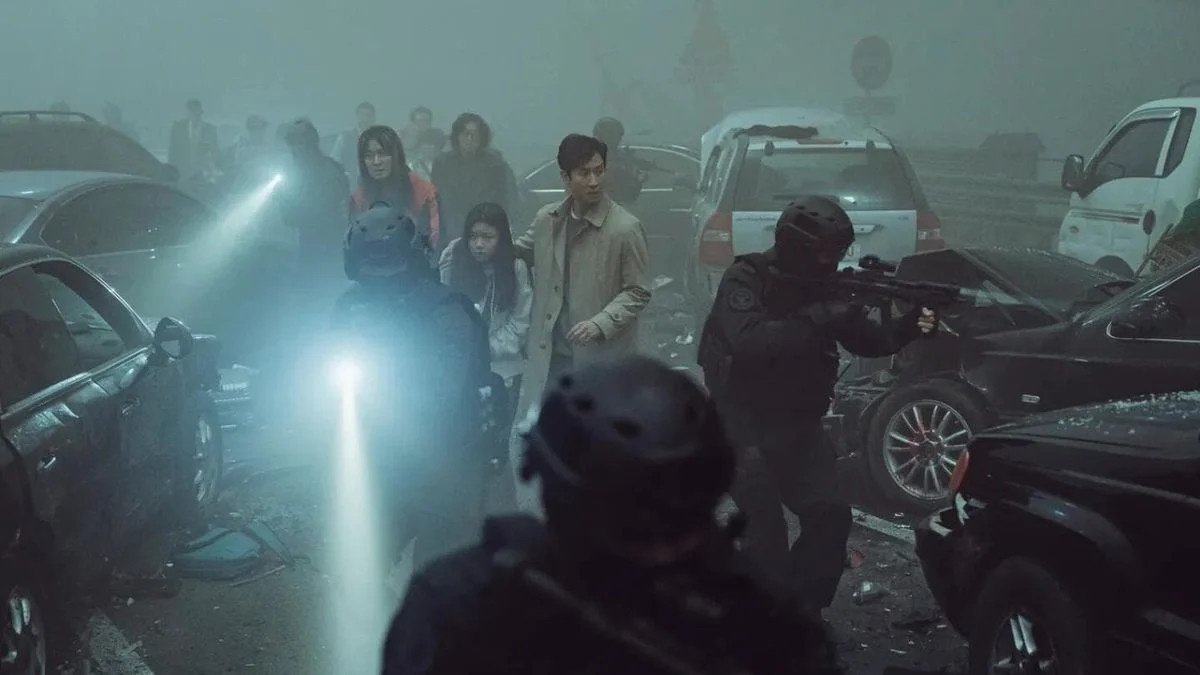 รีวิวหนัง Project Silence (2023) ฝูงเขี้ยวคลั่งจากขุมนรก กับภารกิจหนีตายท่ามกลางหมอกหนา